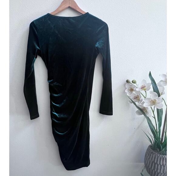 Guberry Women's V-Neck Velvet Ruched Long Sleeve Green Mini Cocktail Dress Small - Picture 2 of 8